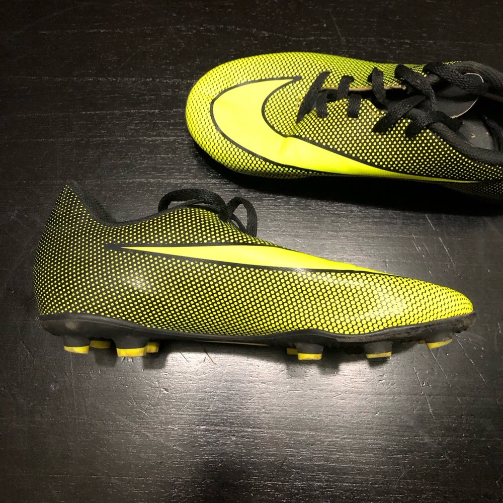 Nike Kids Neon Green and Black Sports Soccer Cleats - Picture 5 of 13